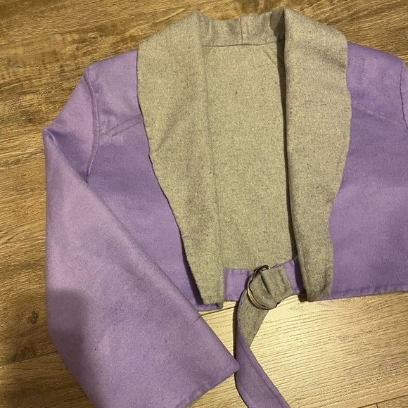 Designer cropped wool jacket with belt - Picture 3 of 6